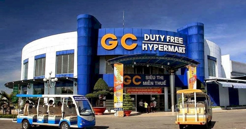 Bạn có thể thỏa sức mua sắm tại các cửa hàng miễn thuế